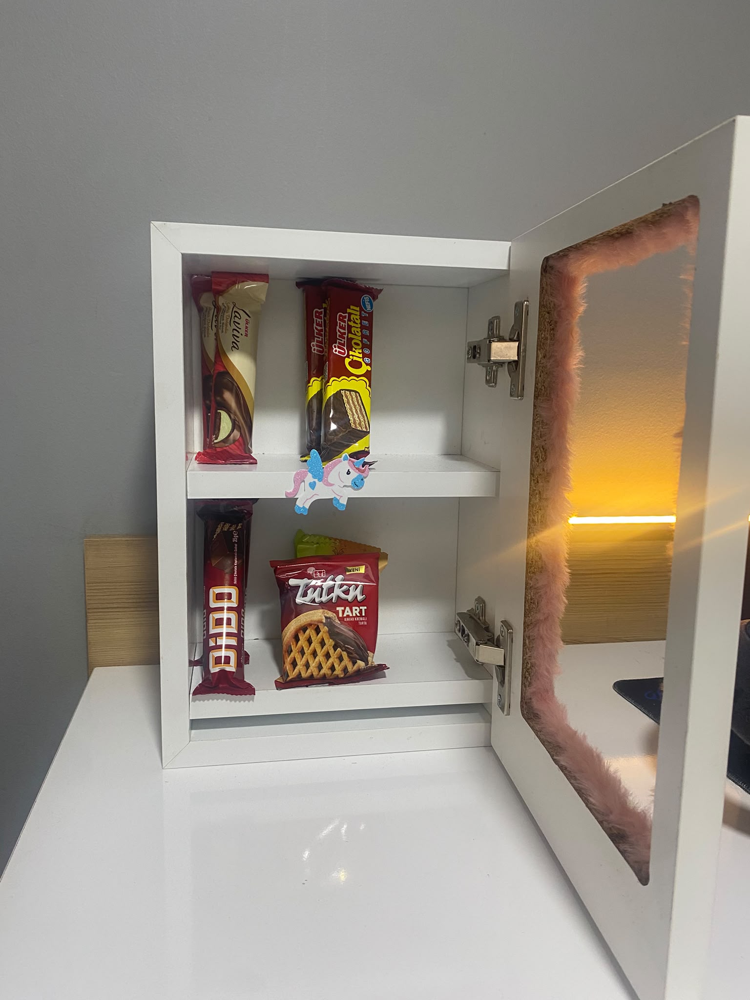 Çikolata Otomatı Mini Dolap